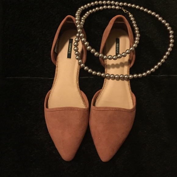 Blush flat