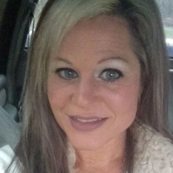 Meet your Posher, Shelly - Picture 1 of 1