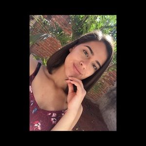 Meet your Posher, Alejandra