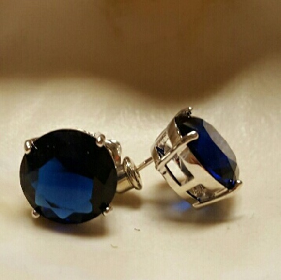 Jewelry - Beautiful Earrings Zirconia 18k White Gold Plated