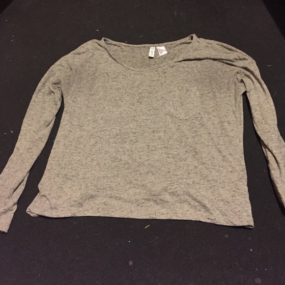 Gray long sleeve pocket shirt