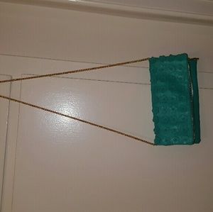 Cool vintage fold over chain strap purse.