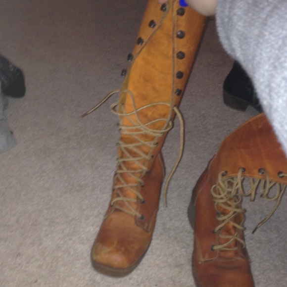 Lace up red/brown heeled boots