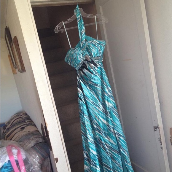 Size 8 Turquoise Prom Dress