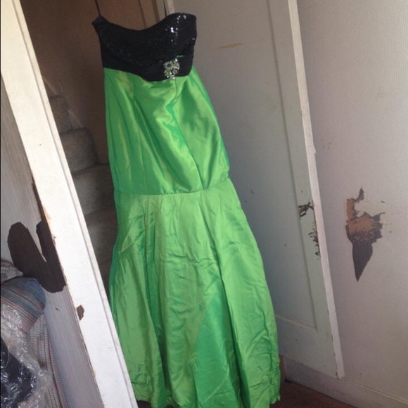 Size 5/6 Lime Green and Black Prom Gown