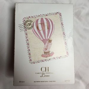 Carolina herrera set!