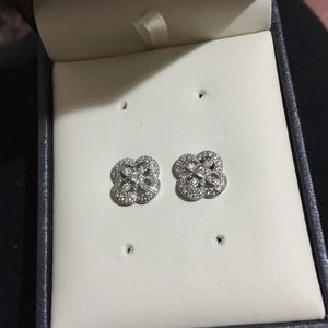 Sterling silver beautiful brand new earings