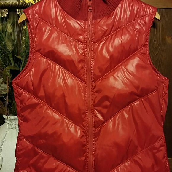 OLD NAVY PUFFER VEST - Picture 2 of 2