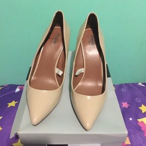 Mossimo Nude pump