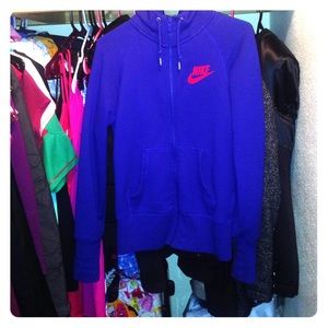 Nike hoodie size small