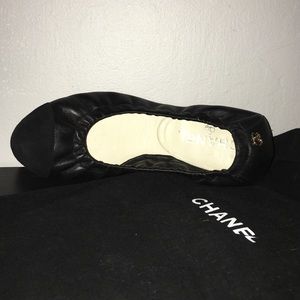 💯 Authentic Chanel flats. Great Price.