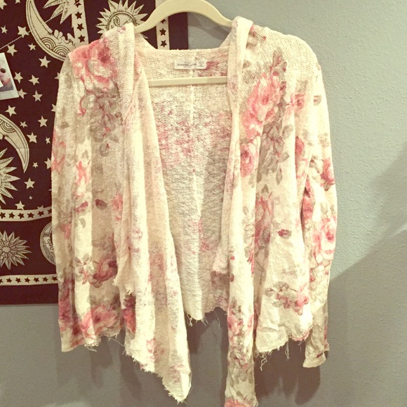 Abercrombie & Fitch Floral Cardigan