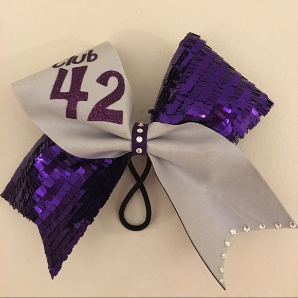 Cheer bow