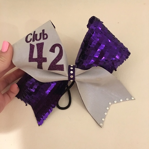 Cheer bow - Picture 2 of 3