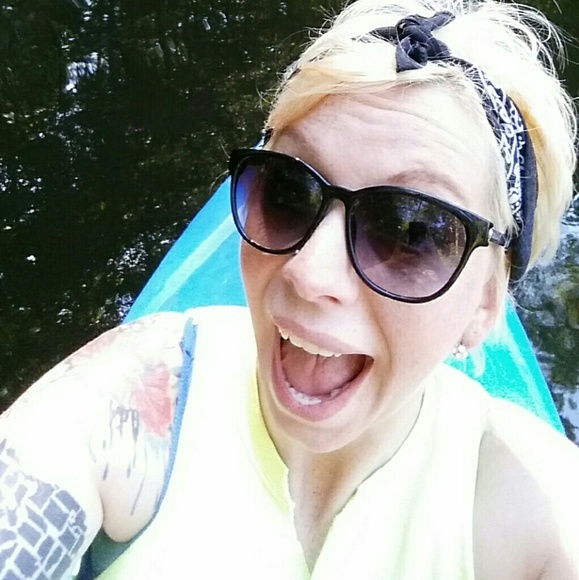 Meet your Posher, Alyssa