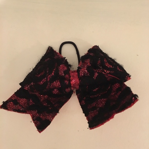 Cheer bow