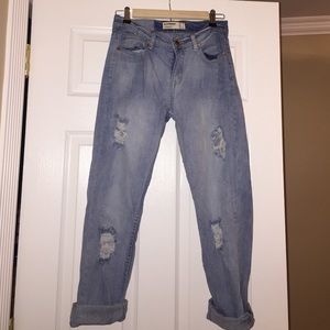 Light denim boyfriend jeans