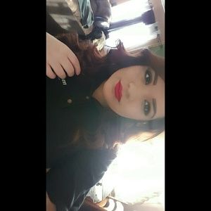 Meet your Posher, Leticia