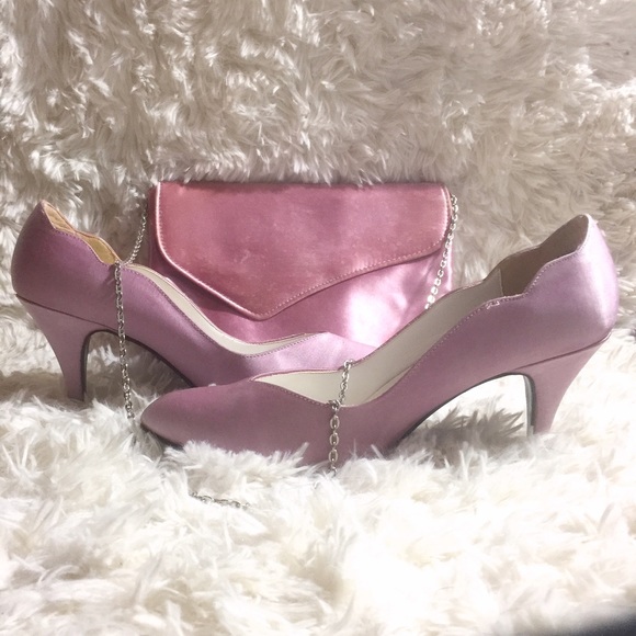 VINTAGE Pink Satin Heels & Clutch