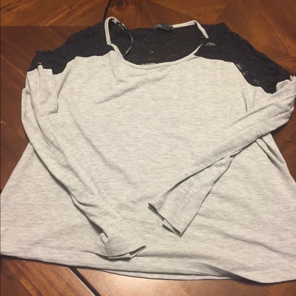 Gray and black lace long sleeve top!