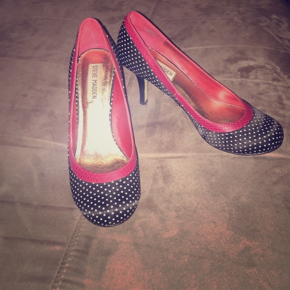 Steve Madden retro round toe pumps