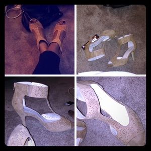 Cute open sides peep toe heel swade