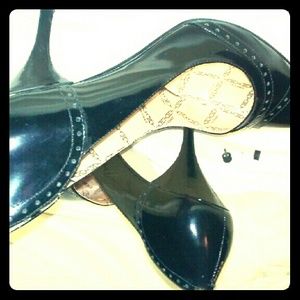 Ladies desiger pumps
