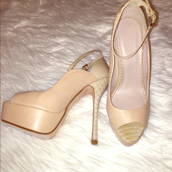 Peep toe platform