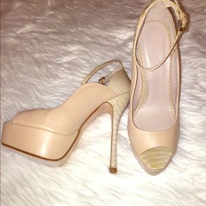 Peep toe platform