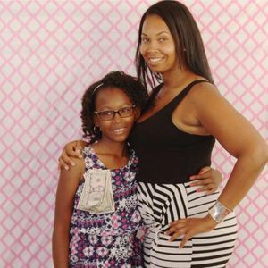 Meet your Posher, Nikia