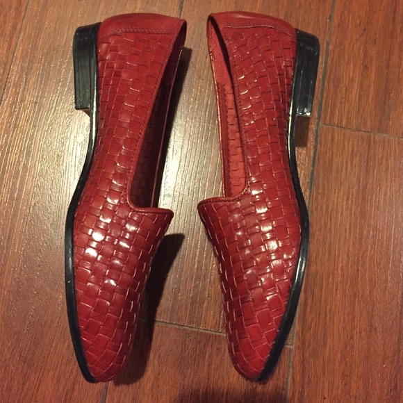 Sold!!! ***Trotters Liz weave leather flats - Picture 2 of 4
