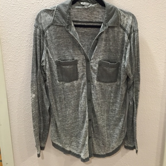 fashionable but comfy grey button up - Picture 1 of 3