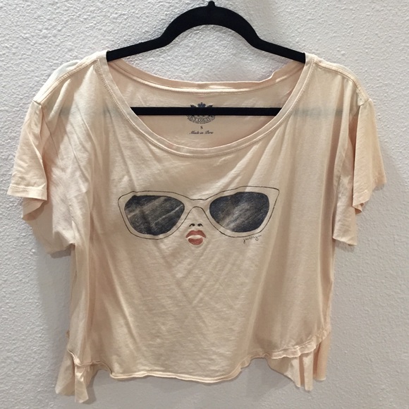 light pink graphic cropped top
