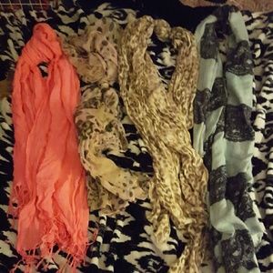 Cute, warm, & cozy scarves