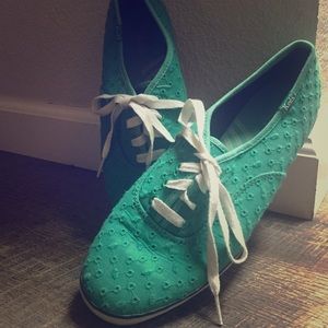 Keds casual shoe. Only worn twice!