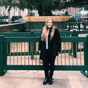 Meet your Posher, Dani