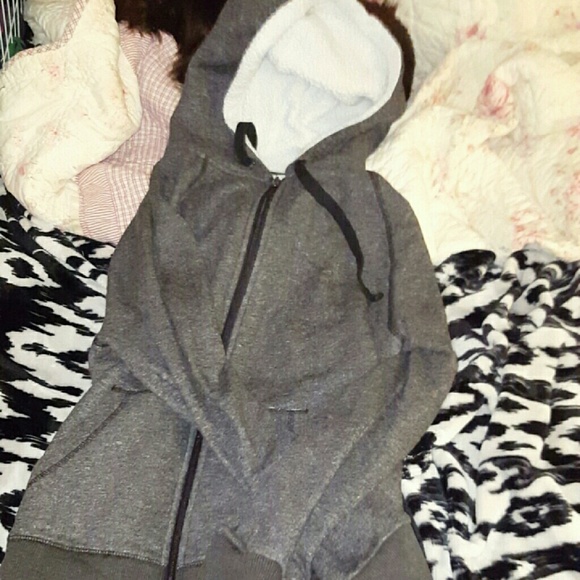 Cute long sleeve hoodie size: 1X but fits smaller