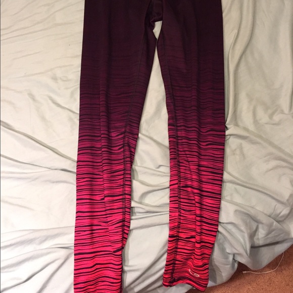 Ombré pink and magenta yoga pants
