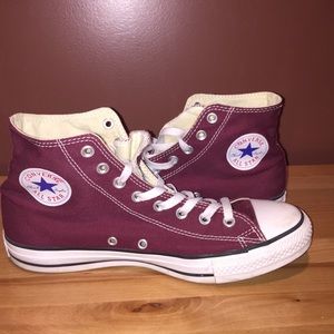 Maroon converse