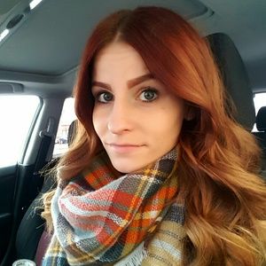 Meet your Posher, Lauren