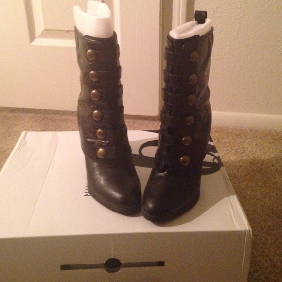 Host Pick Nine West fold-over black boots 6