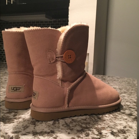 Light pink UGGs - size 9