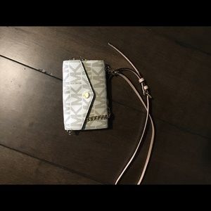 Michael kors crossbody