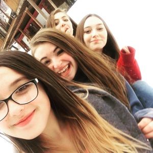 Meet your Posher, Selena