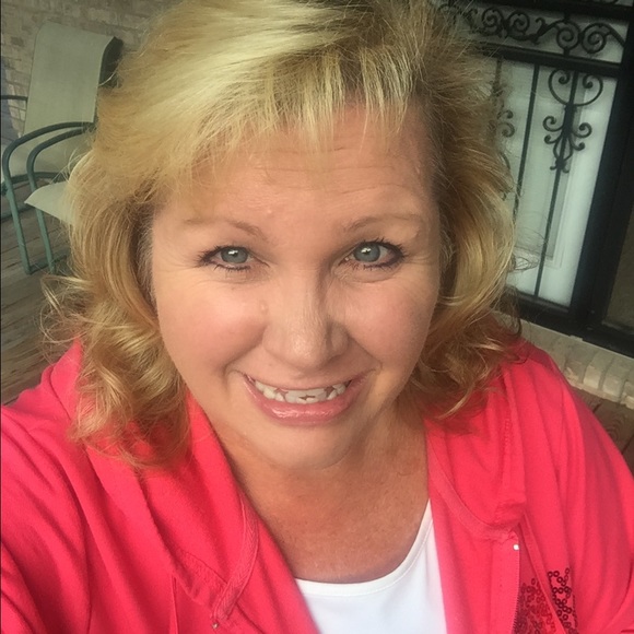 Meet your Posher, Sandy