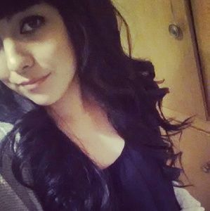 Meet your Posher, Mireya