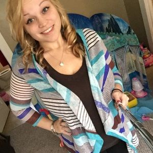 Meet your Posher, Danielle