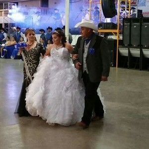 Meet your Posher, Anahi