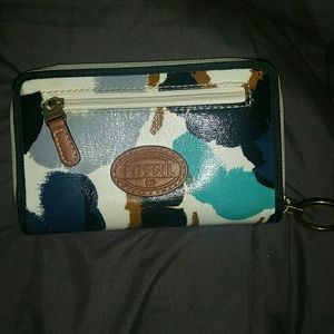 Super cute authentic Fossil wallet!