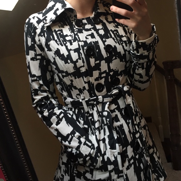 LA Kitty Jackets & Blazers - 1 hr sale***Fun black and white jacket